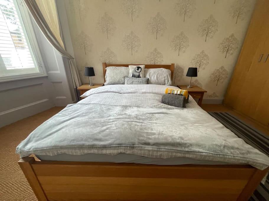 Stunning West End Flat! Leilighet Glasgow Eksteriør bilde
