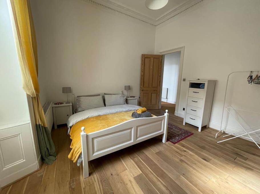 Stunning West End Flat! Leilighet Glasgow Eksteriør bilde