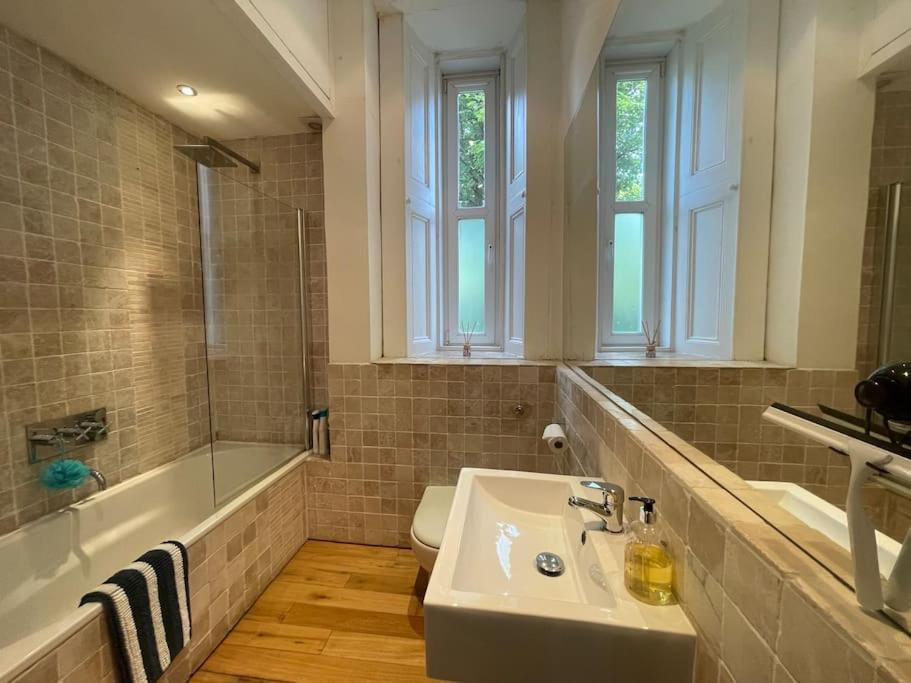 Stunning West End Flat! Leilighet Glasgow Eksteriør bilde