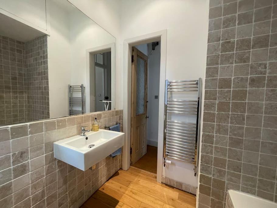 Stunning West End Flat! Leilighet Glasgow Eksteriør bilde